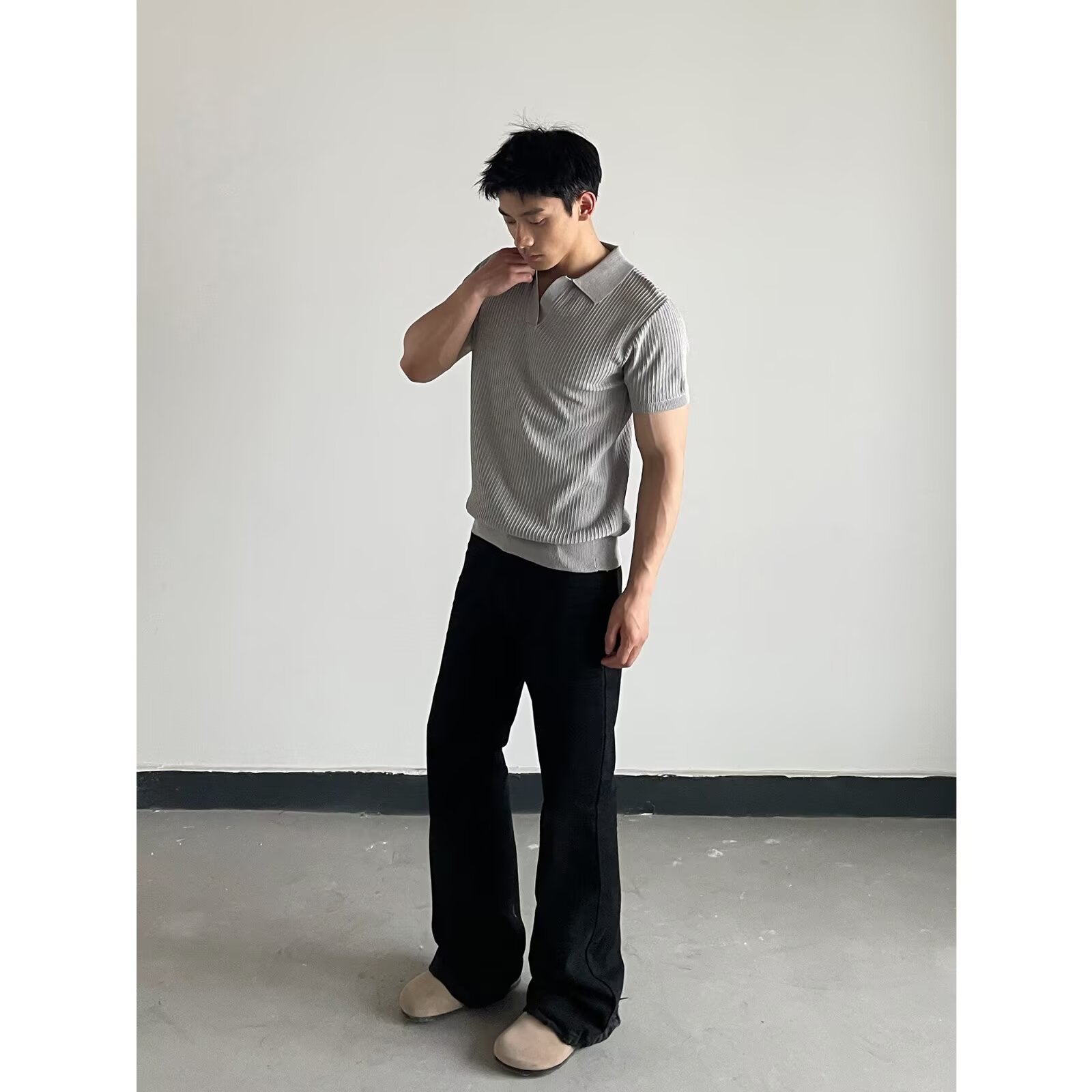 Men’s Slim-Fit V-Neck Short-Sleeve Knit with Striped Collar