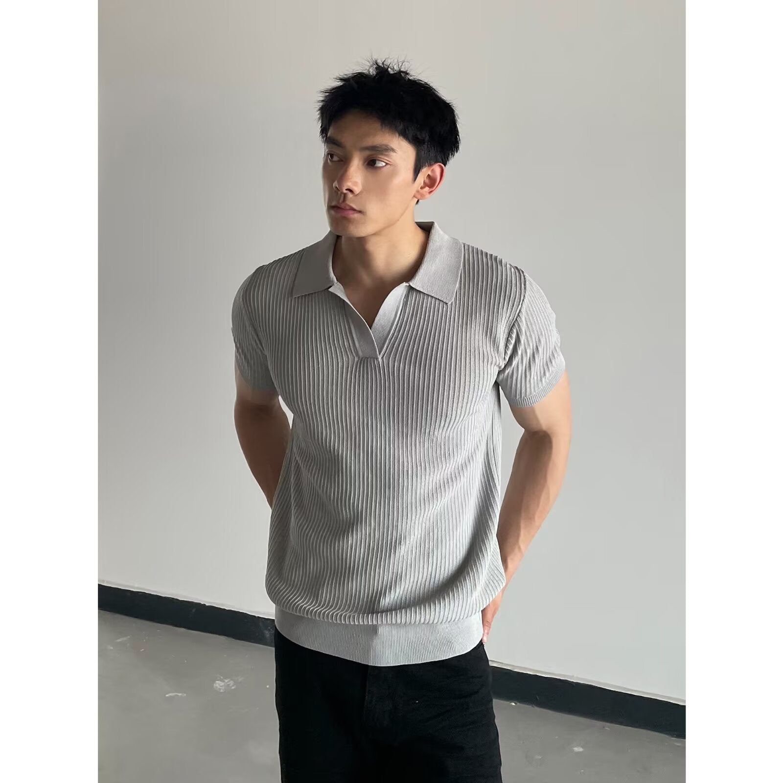 Men’s Slim-Fit V-Neck Short-Sleeve Knit with Striped Collar